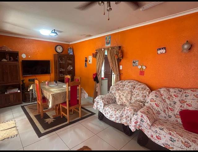 3 BEDROOM HOUSE FOR SALE IN KOSMOSPARK